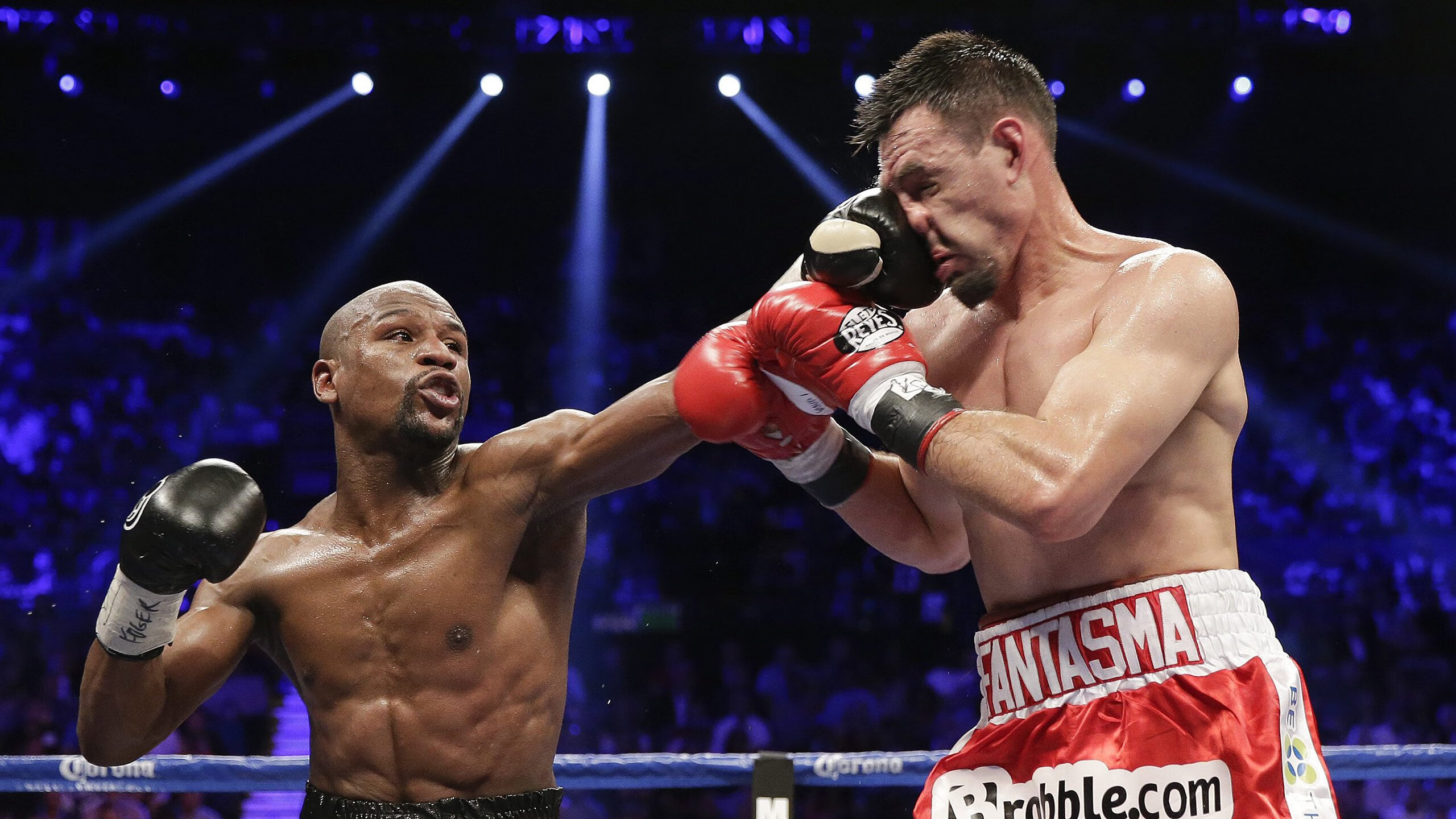 NBA季后赛之夜,拉亚持续制造杀伤,独行侠的隐形引擎