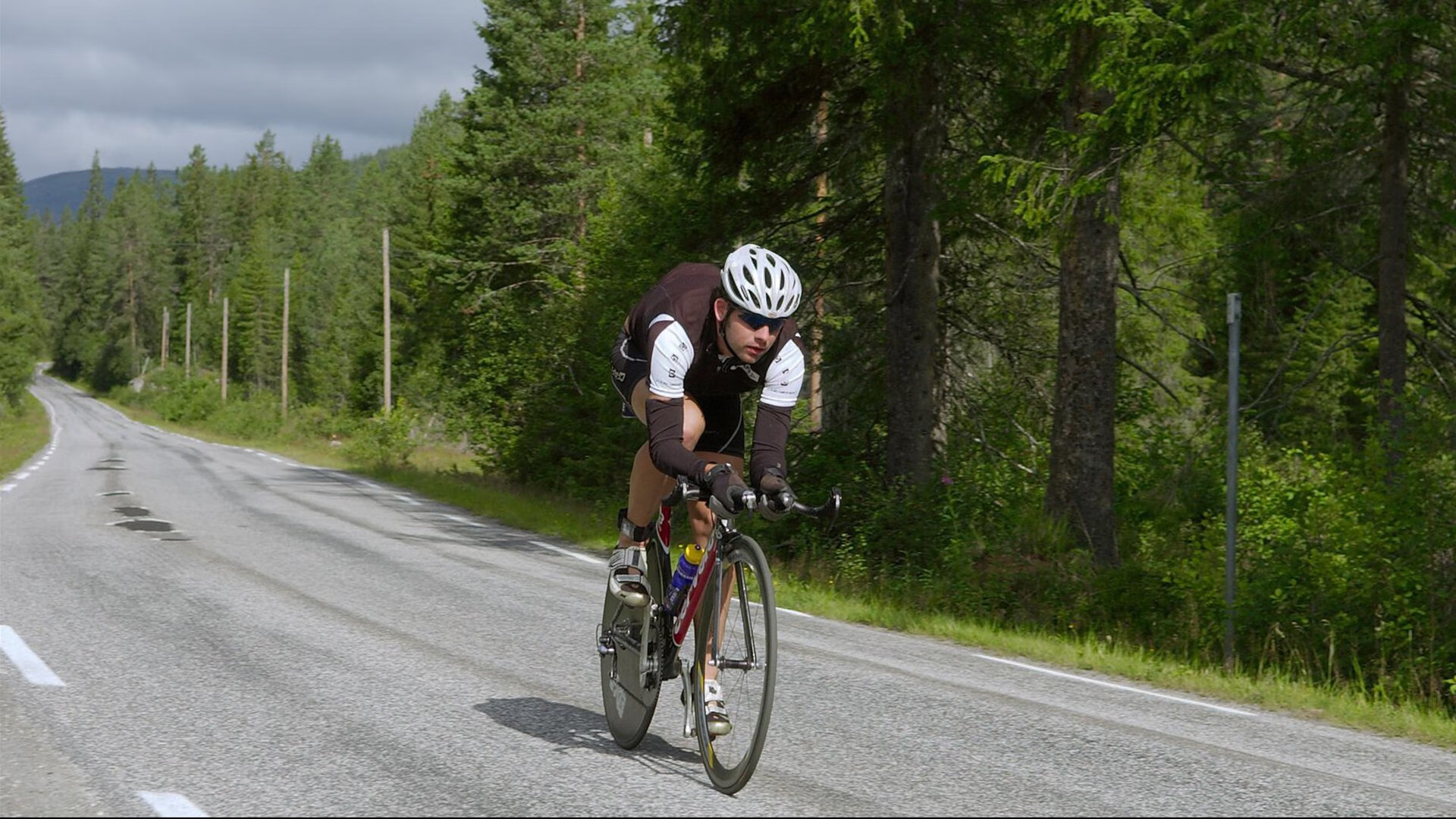 开云体育在线-末节之王法比尼奥，当洪都拉斯遇见西班牙，一位巨星的接管时刻